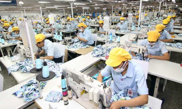 Tips Kerja Di Pabrik Agar Betah Hingga Bertahun-Tahun